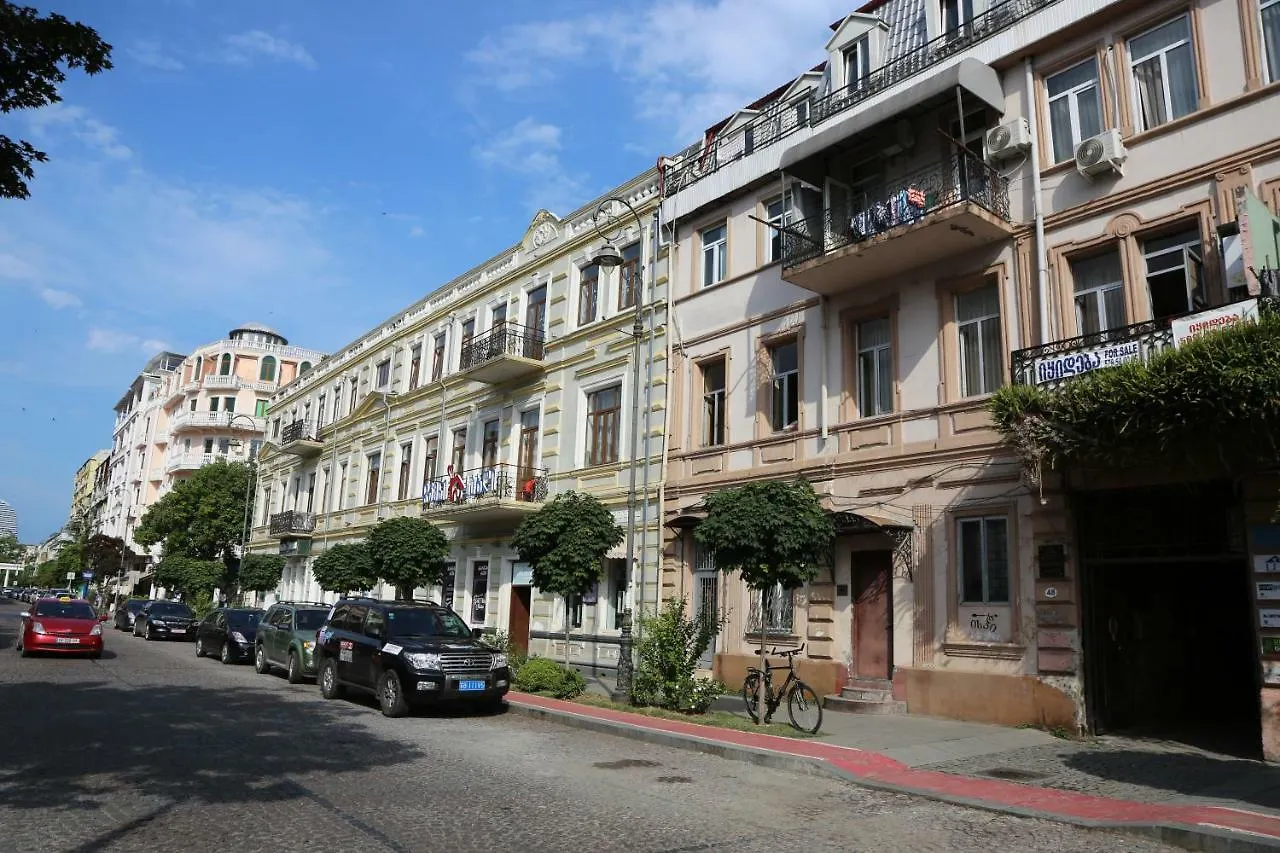 Makvalas Apartment In Batumi Centre